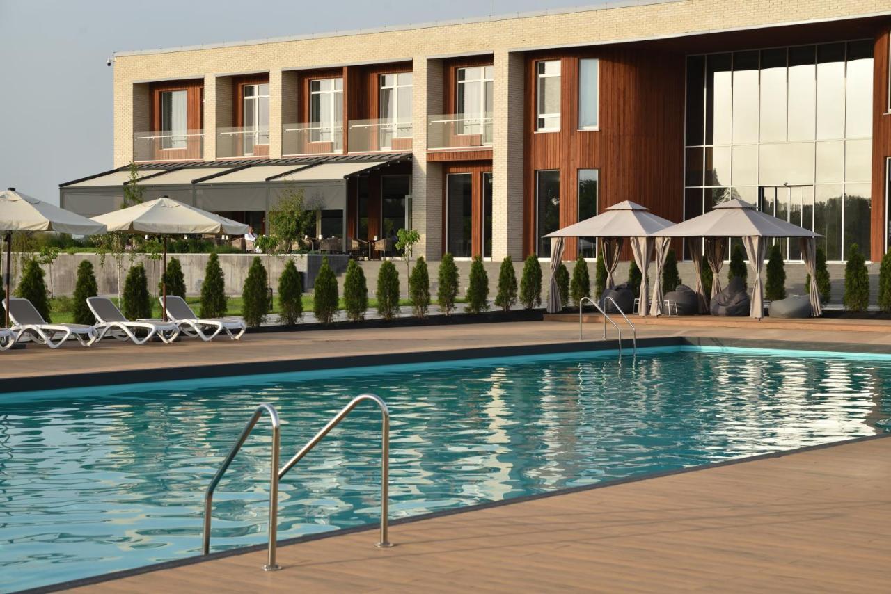 Shambala Wellness Club Hotel Rozhny Luaran gambar