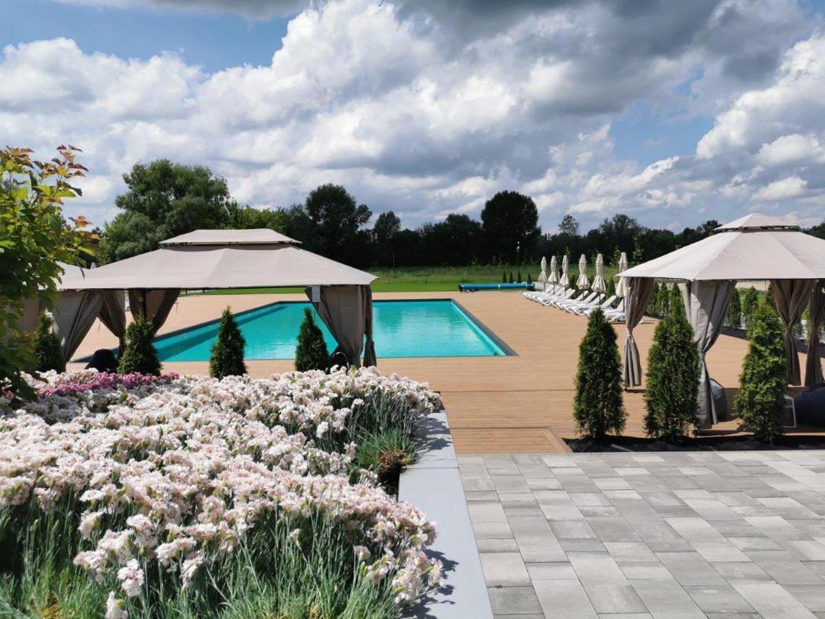 Shambala Wellness Club Hotel Rozhny Luaran gambar