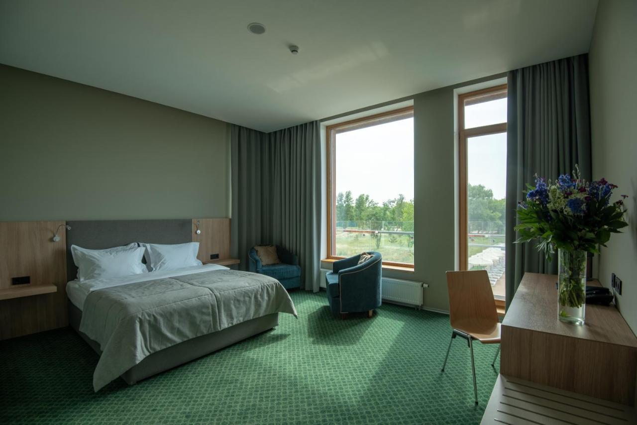 Shambala Wellness Club Hotel Rozhny Luaran gambar